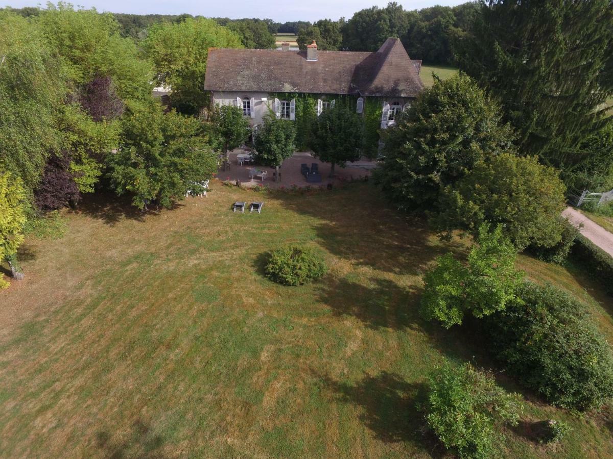 Montbeugny Le Domaine Du Mijarnier Bed & Breakfast エクステリア 写真