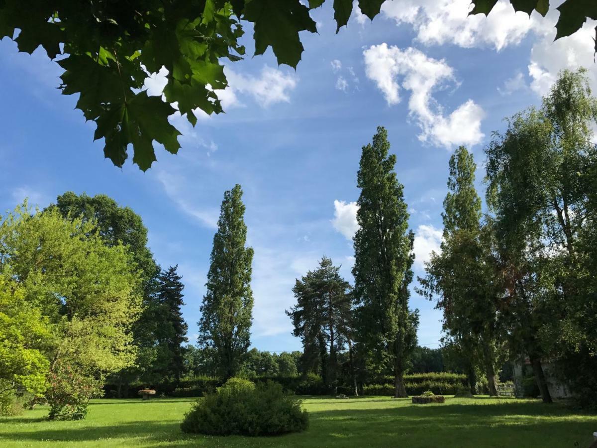 Montbeugny Le Domaine Du Mijarnier Bed & Breakfast エクステリア 写真